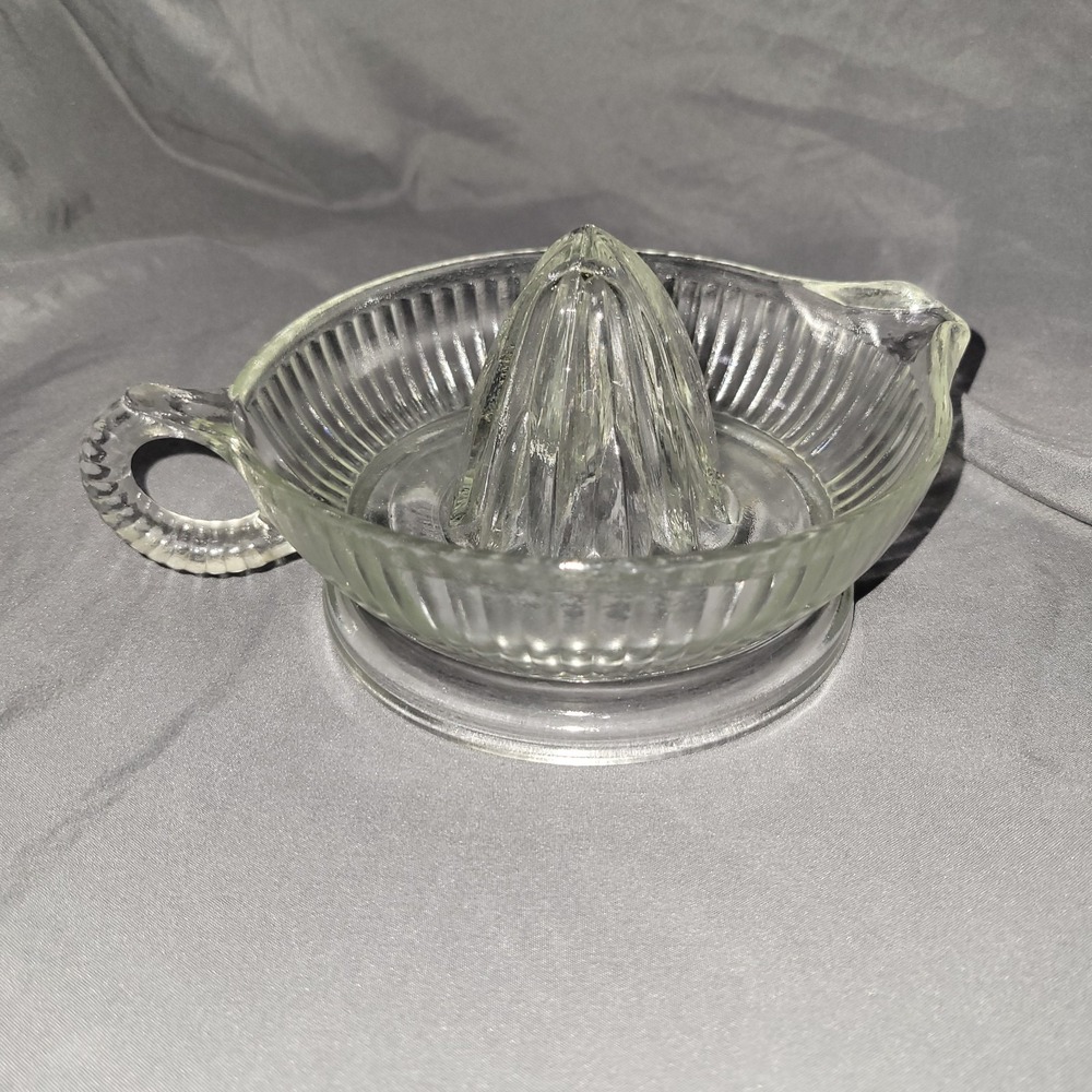 Vintage Clear Ribbed Glass Citrus Juicer Reamer Tab Handle Spout 6" Excellent